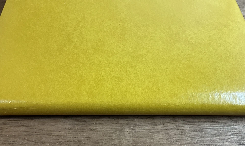 Libreta de direcciones amarilla vintage nueva Foto 3 de 4