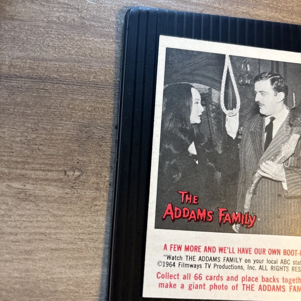 Tarjeta coleccionable Donruss The Addams Family 1964 # 28 Our Own Boot Hill casi nueva Foto 3 de 4