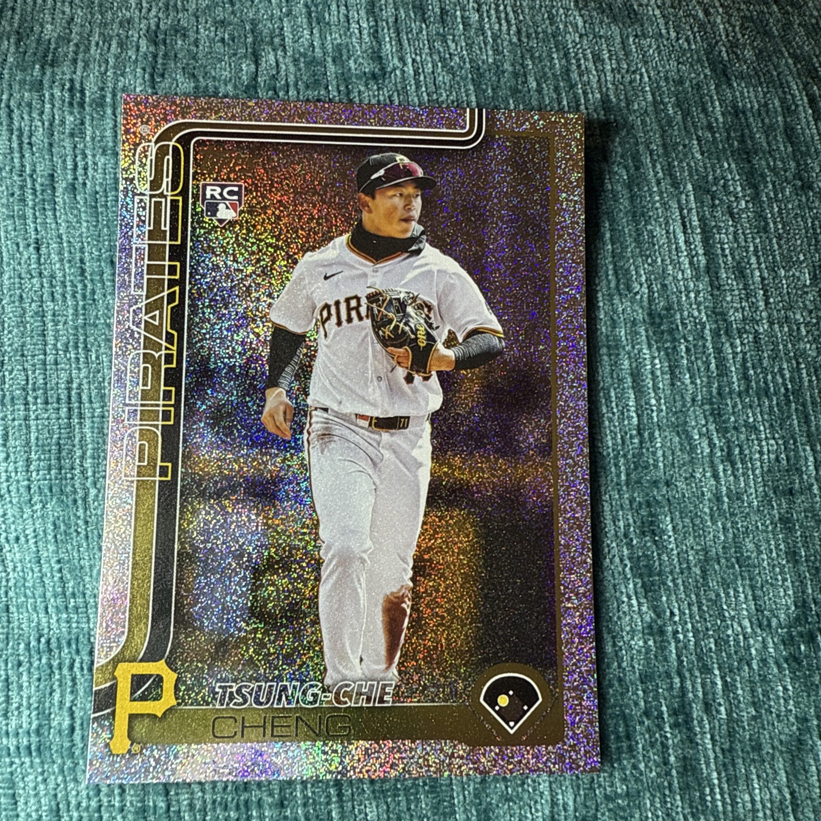 2025 Topps Update #US72 - Tsung-Che Cheng - Sand Glitter Parallel - Rookie Logo