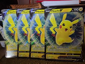 4 Jumbo Pikachu Swsh198