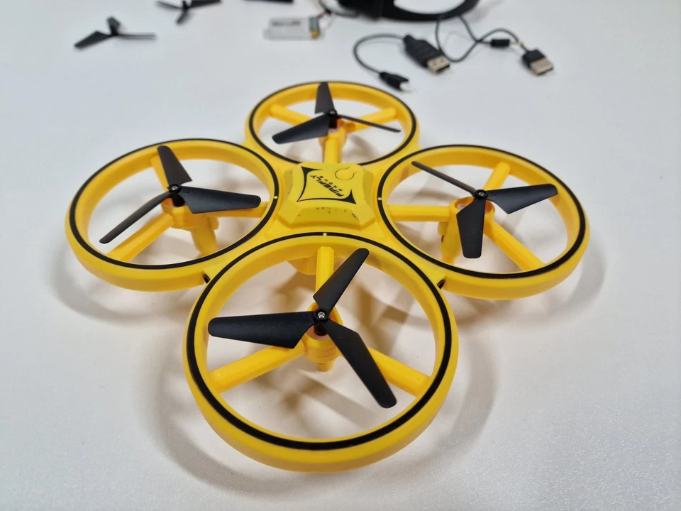 Amewi 25306 GC UFO mit Gestensteuerung Rc Drohne 2.4Ghz Quadrocopter Gelb - Bild 4 von 4