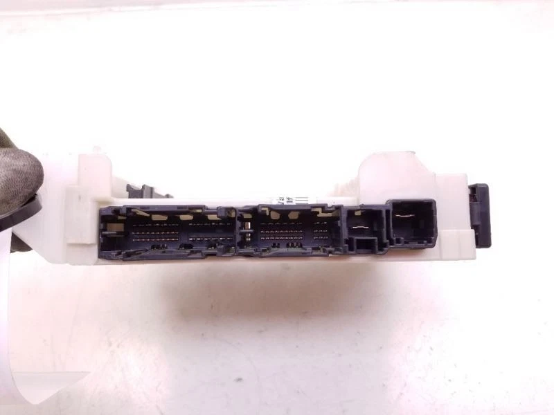 Toyota Prius 2016 cabina caja de fusibles bloque de conexiones 82730-47530 Foto 2 de 4