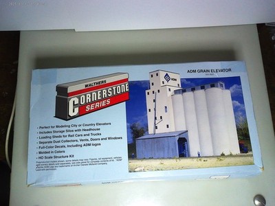 Walthers Cornerstone H0 933-3022  ADM  Grain  Elevator