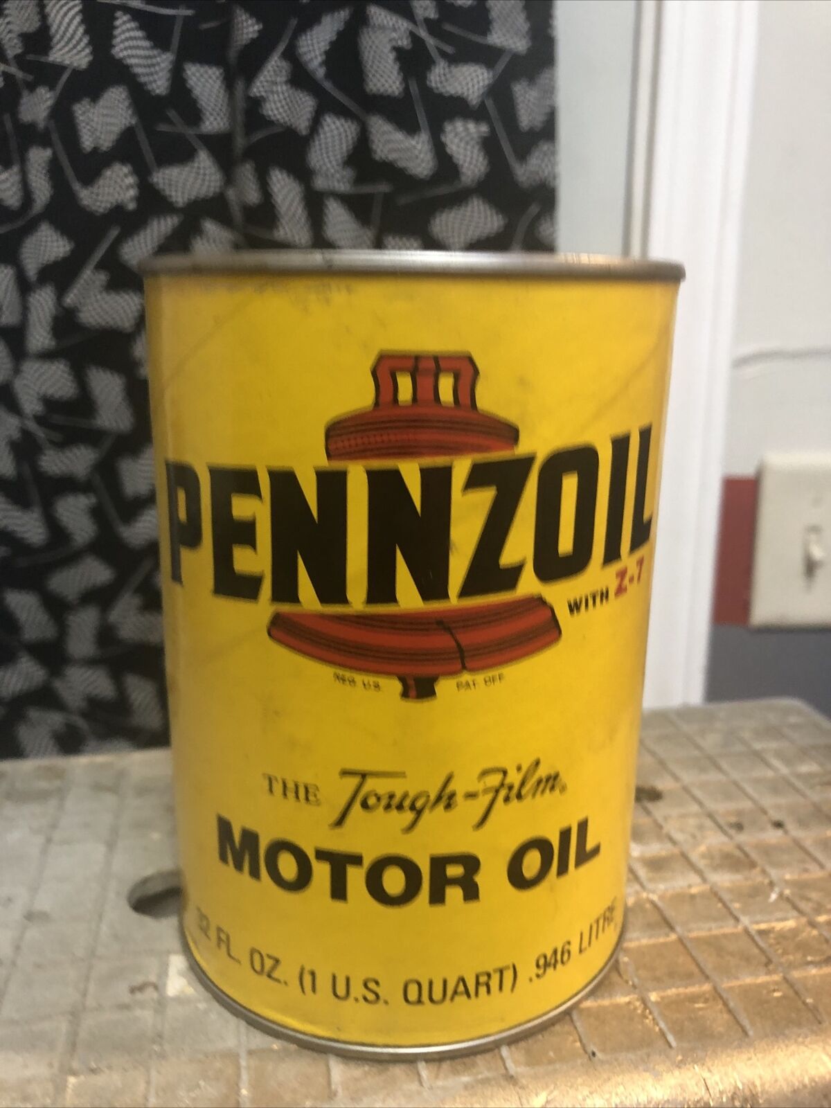 vintage pennzoil oil can