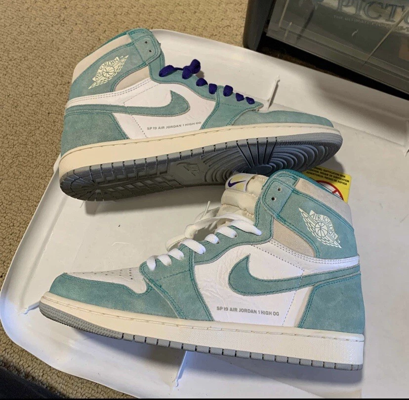 Air Jordan 1 Retro High OG 'Turbo Green' 555088-311