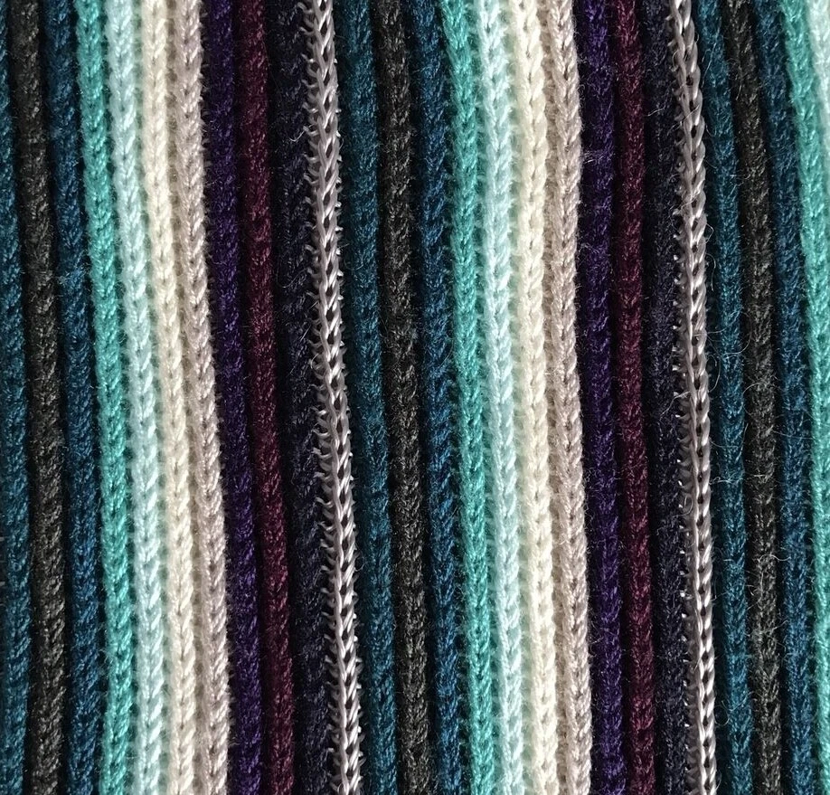 BUFANDA DE PUNTO MULTICOLOR COLDWATER CREEK verde azulado menta con flecos poliéster/rayón Foto 3 de 4