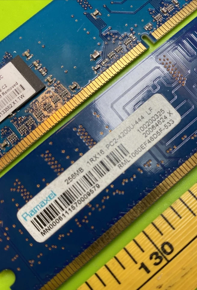 Lot of 2) HP  377724-888 Memory RAM 256Mb PC2-5300U DDR2-667MHz PC2-5300 240-Pin - Image 2 of 4