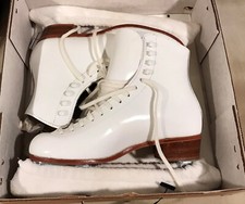 Riedell White 5 1/2 Med Excel/Shef Club Ice Skates Model 220 Used
