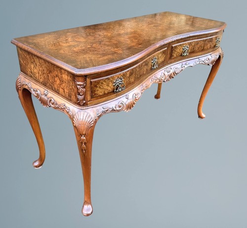 Good Quality Queen Anne Style Burr Walnut Serving Side Table - Picture 2 of 11