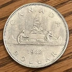 1982 Canada $1 one dollar coin **75% off combined shipping**