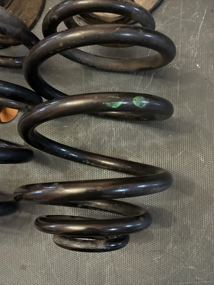 BMW Z3 1.9 Roadster M44 1996-1998 4 cilindros eje trasero de fábrica muelles helicoidales OE Foto 2 de 4