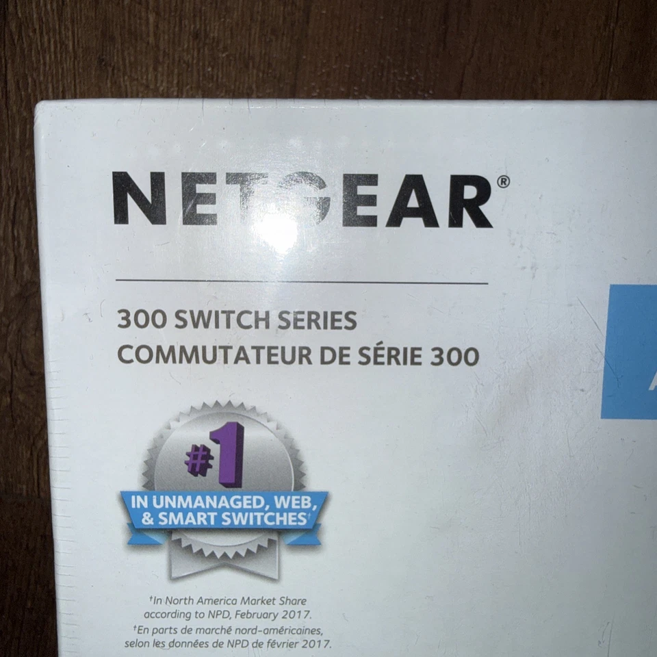 NETGEAR 5-Port Gigabit Ethernet  PoE Switch (GS305P) New - Image 2 of 4