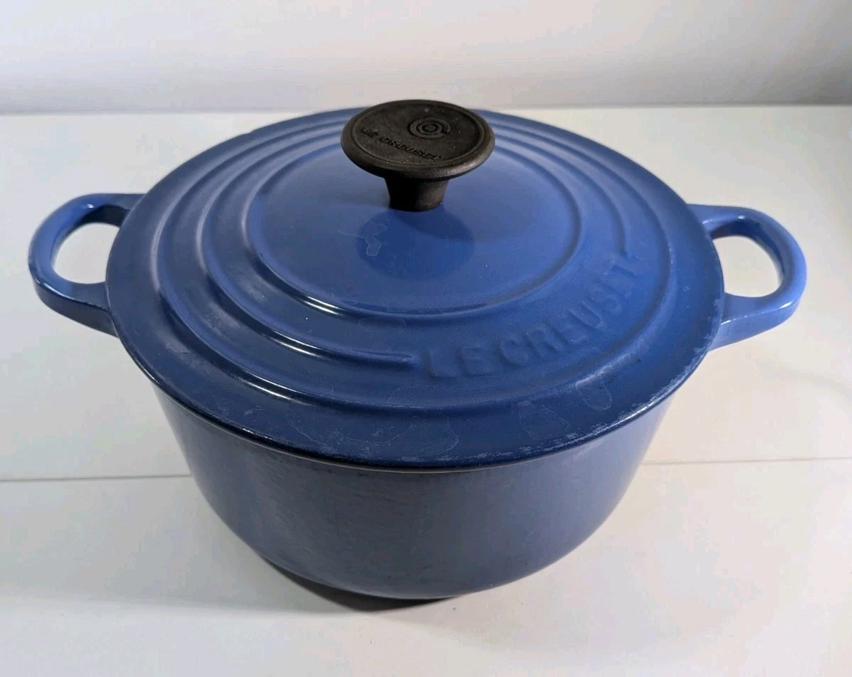 Le Creuset Round Blue Cast Iron Casserole Dish Pot Dutch Oven 18cm Diameter
