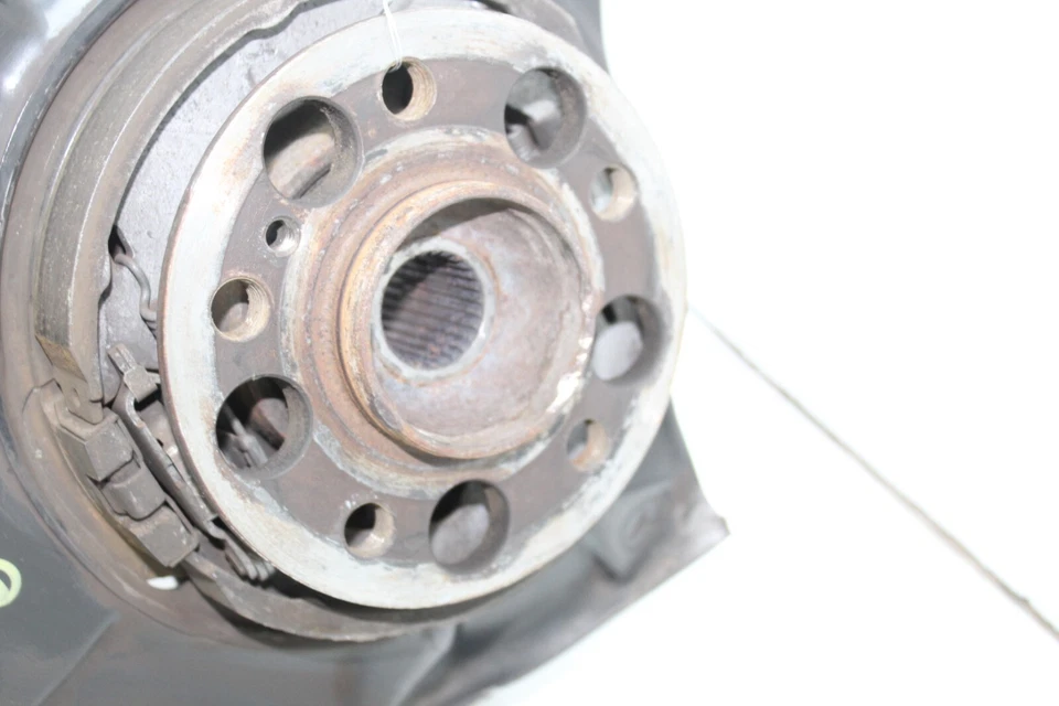 07-13 MERCEDES-BENZ S550 ЗАДНИЙ ЛЕВЫЙ КУЛАК ВОДИТЕЛЯ С РЫЧАГАМИ УПРАВЛЕНИЯ Q3648 - Изображение 3 из 4