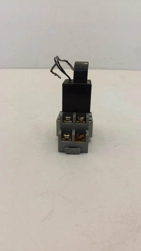 CR CR9321-LC-ACA CURRENT SWITCH/SENSOR 100AMP 240VAC MAX 50HZ-400KHZ W/ BASE - Image 3 of 4