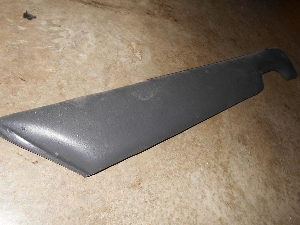 93-96 Geo Prizm Dark Charcoal Grey LH Rear Door Panel Upper Chrome Strip Section - Изображение 3 из 4