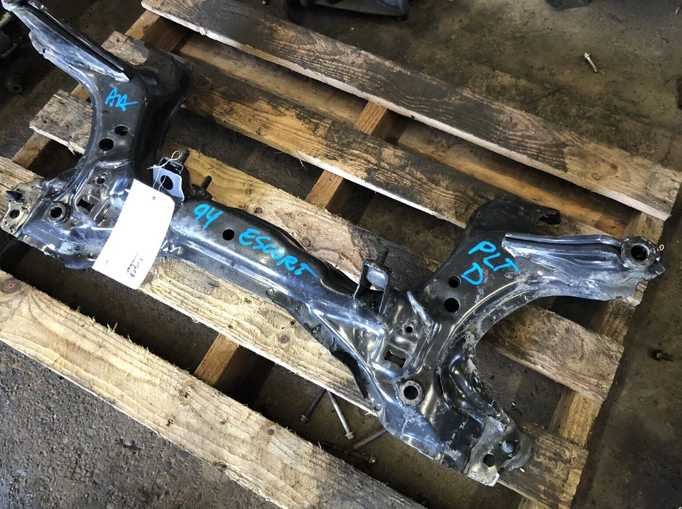 Ford Escort 1994-1996 1,9 travesaño delantero subchasis cuna miembro K Foto 3 de 4