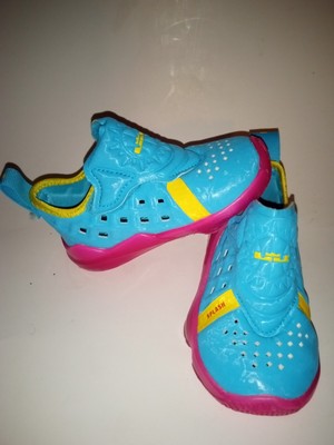 lebron splash shoes