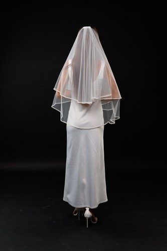 bridal veil 1 Tier Beaded edge Pearls Veil Elegant Fingertip Veil - Picture 3 of 4