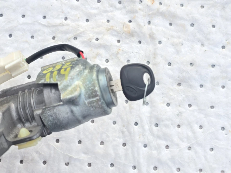 2007-2011 HYUNDAI ACCENT IGNITION SWITCH LOCK W/KEY OEM - Image 2 of 4