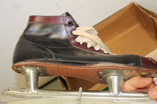 Vintage Beaver Canadian Hockey Ice Skates Home Decor Acorn Black - 第 6/9 張圖片