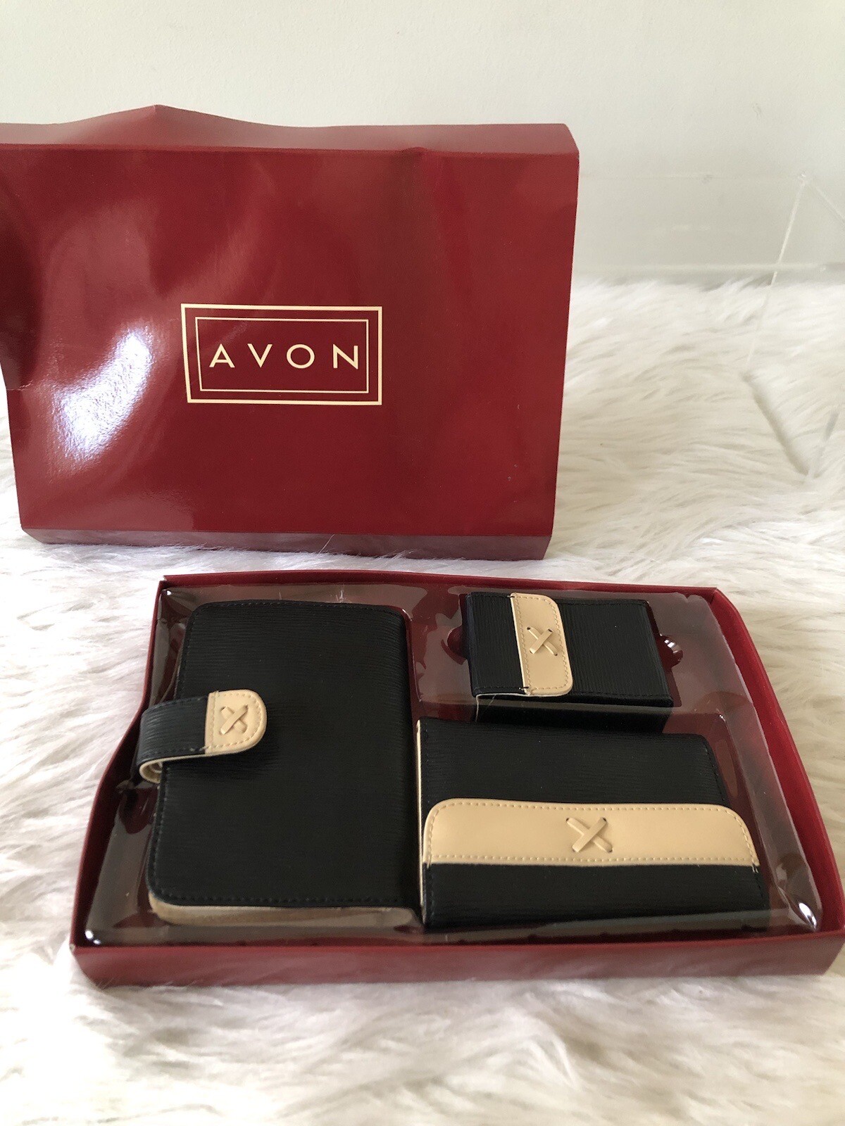 Avon Whipped Stitch Spectator Boxed Gift Set Red/Buff Wallet Organizer ...