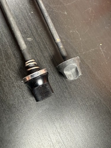 Par de pinchos negros de liberación rápida para bicicleta Bontrager Shimano #7 no coincidentes - Imagen 3 de 6