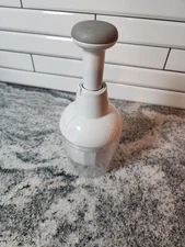 The Pampered Chef Push Function Manual Food Chopper Stainless Steel Blade 2585