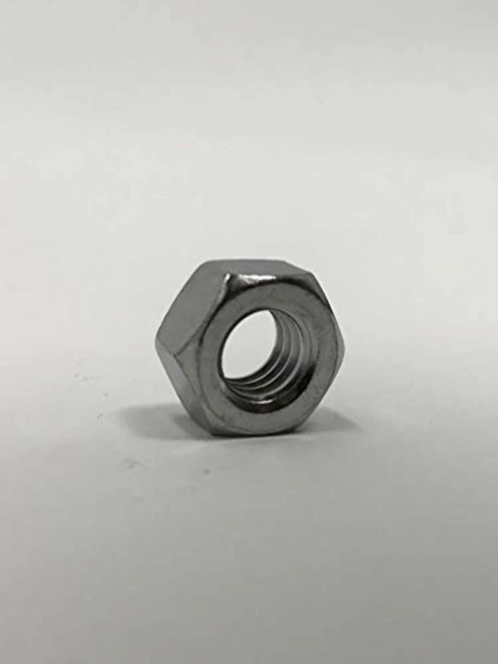 Tuerca Suzuki OEM 08310-00067 cantidad 2 Foto 2 de 3