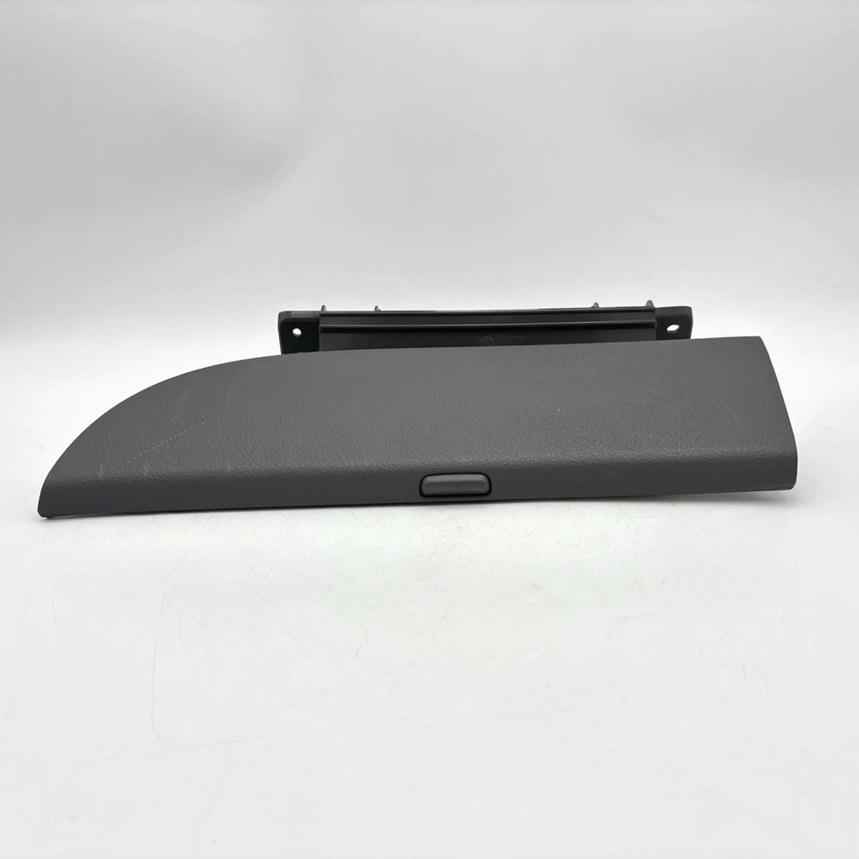 Крышка двери отсека для хранения верхний перчаточный ящик 04–10 Toyota Sienna от оригинального производителя 55511ae010 - Изображение 4 из 4