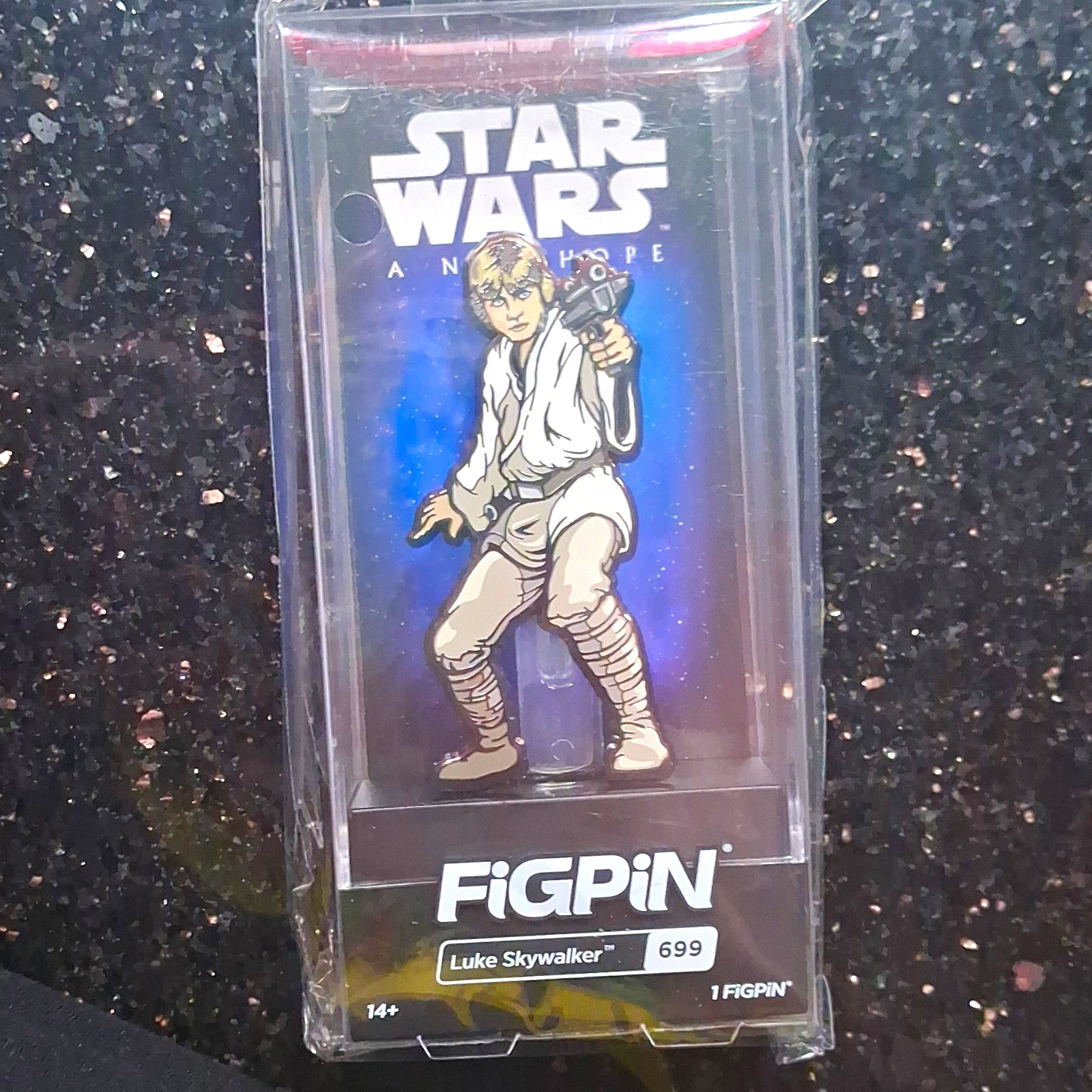 FiGPiN Star Wars IV A New Hope Luke Skywalker Sci-Fi Enamel Pin #699