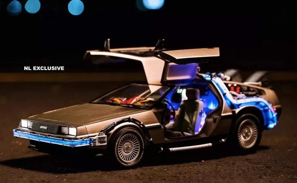DeLorean DMC-12 mit Licht & Rauch BTTF Zurück in die Zukunft TOMY (no 1:18) 1:10