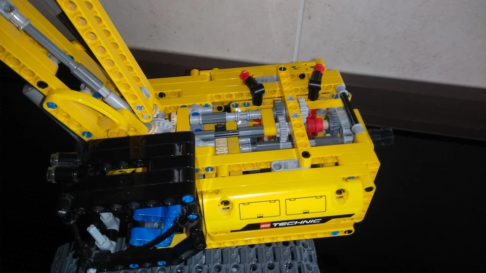 LEGO Technic 42006 Excavator, foto 2 di 5
