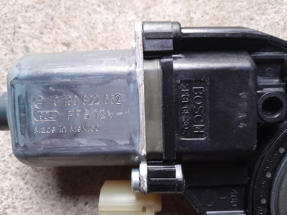2011-2014 HYUNDAI SONATA REAR LEFT SIDE DOOR WINDOW GLASS REGULATOR MOTOR OEM* - Image 3 of 3
