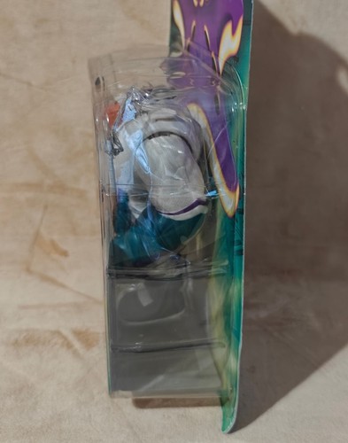 *NEW* 1996 Mighty Ducks BODYCHECK GRIN Action Figure*MOC*16503 Disney Mattel - Picture 5 of 5