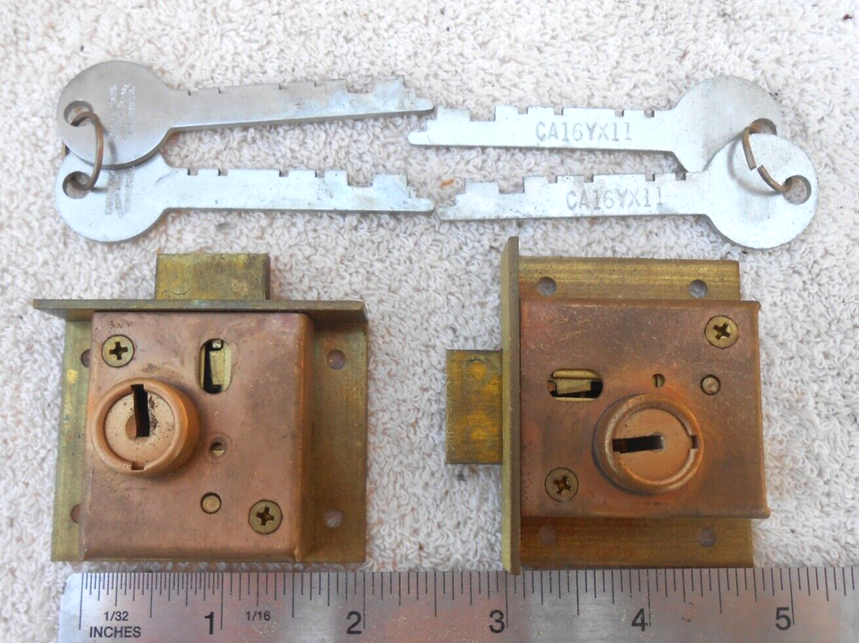 (2) NOS Vintage EAGLE Lock Trunk - Cabinet - Drawer - With 4 same keys ...