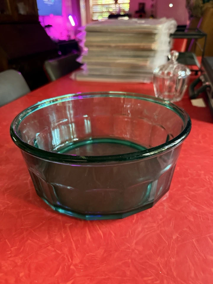 Vintage 16 Panel Arcoroc Large France Teal Glass  Bowl 9” X 4" - Image 2 of 4