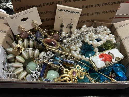 Vintage & Modern Costume Jewelry Lot ~Some Signed ~Small Priority Box #1331