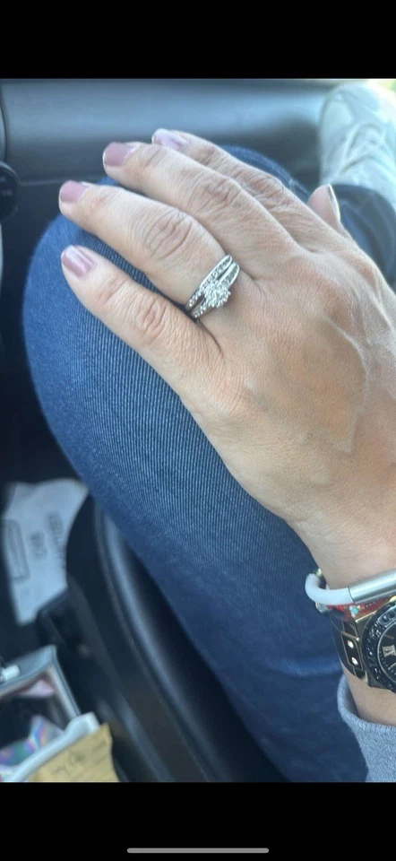 Stunning  1.5carat natural diamond engagement ring - Image 3 of 3