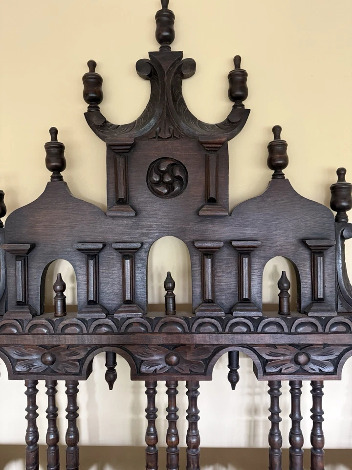 Antiguo Cabecero King Tallado a Mano - Estilo Renacimiento Español - Corona Extraíble Foto 3 de 4