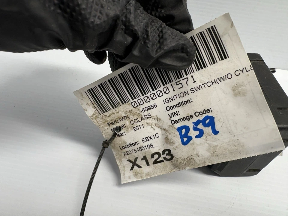 08-14 Módulo de control de interruptor de encendido Mercedes W204 C250 C300 con llave OEM Foto 4 de 4