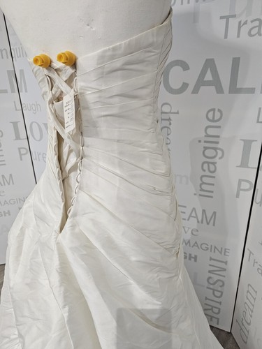 SALE!!! essense of australia wedding dress size 12 - Picture 11 of 13