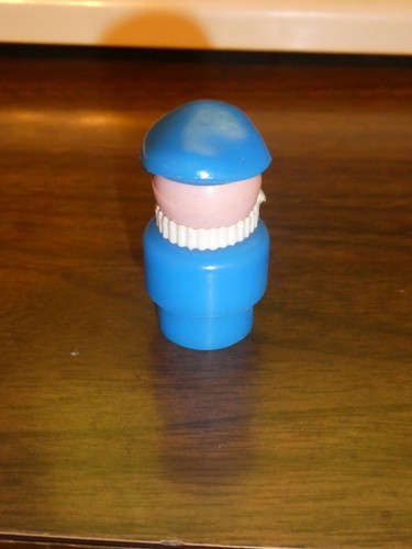 VINTAGE FISHER PRICE LITTLE PEOPLE SHIP CAPTAIN FIGURINE - Picture 4 of 5