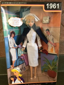 barbie enfermera 1961