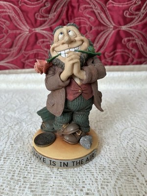 Declan s Finnians Blarney Stone LOVE IS IN THE AIR Lucky Irish Leprechaun Figur
