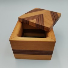   Handmade Wooden Keepsake Box Chevron Parquet Lid Green Felt Lined Vtg Trinket