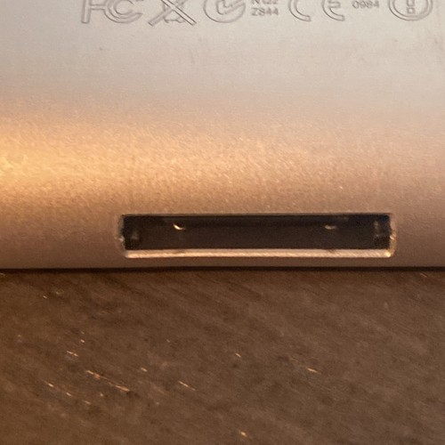iPad For Parts Only Cracked Screen Please See Photos Untested No Password - Bild 13 von 20