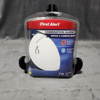 First Alert 2 in 1 Wireless Smoke Detector and Carbon Monoxide Alarm Combo 2015