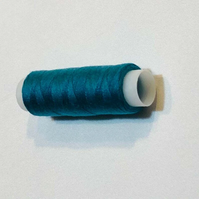 Conjunto de 39 carretéis coloridos variedade poliéster 402 fio de alta tenacidade - Imagem 2 de 4