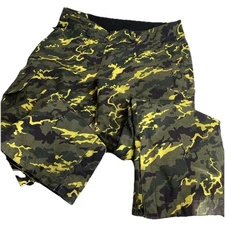 Bonfire Snowboarding Ski Pants Size L Green Camo Fusion Classic Fit Cargo *READ*